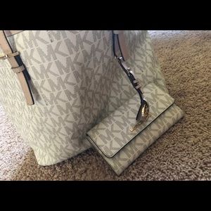 Micheal Kors Bag